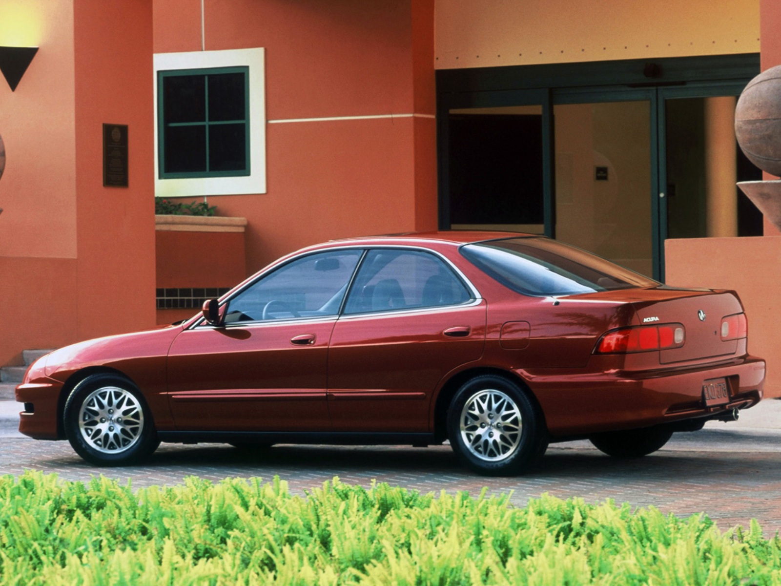 Acura Integra 4-door RS (Automatic)